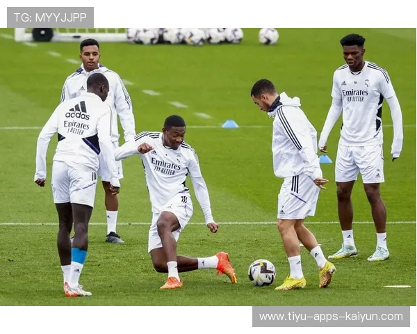 皇马维尼修斯训练中节奏变化华丽