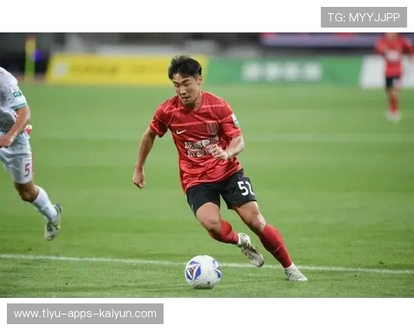 成都蓉城帅惟浩边路快速渗透：新时代足球战术的典范